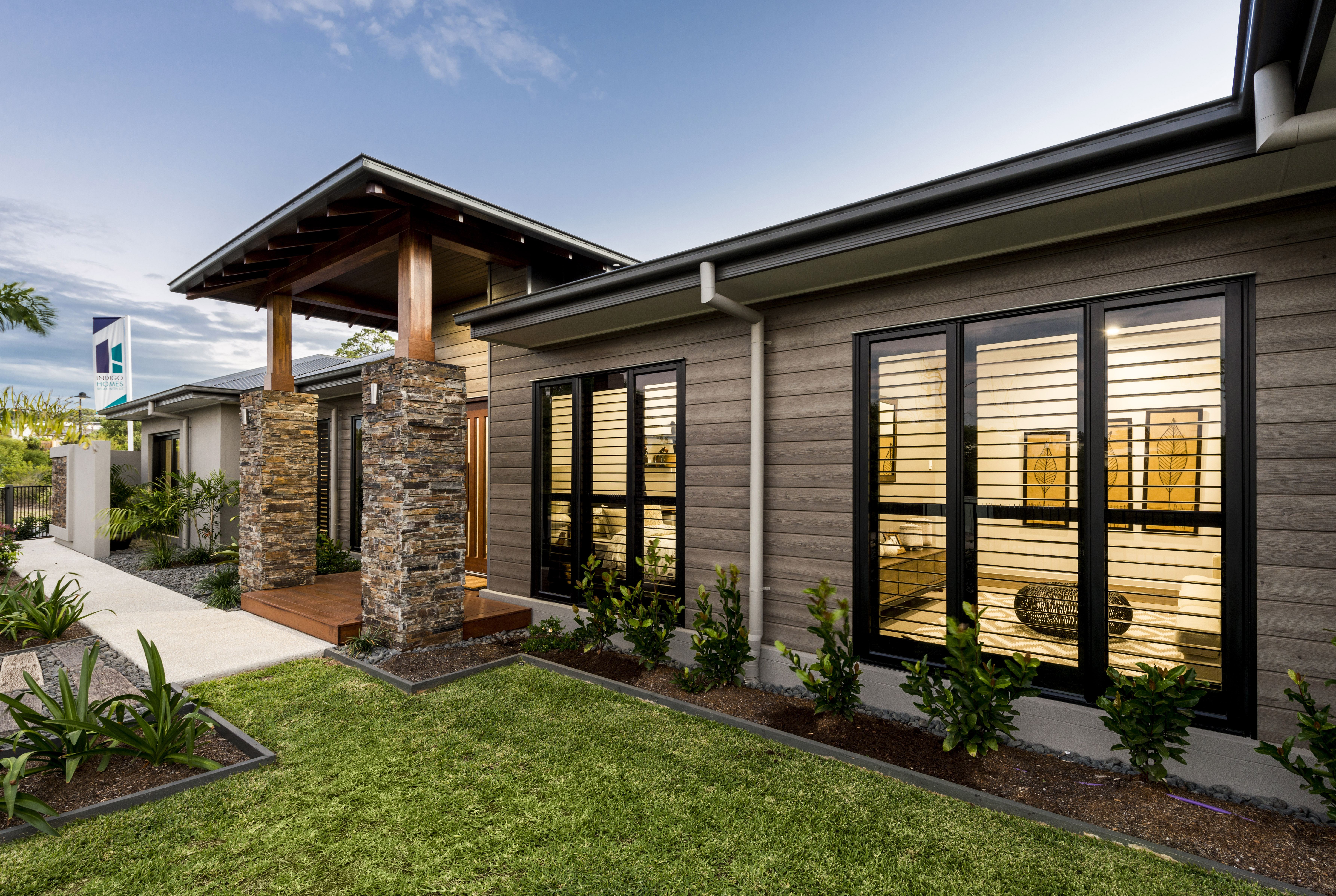 Single storey Indigo Homes acreage display facade